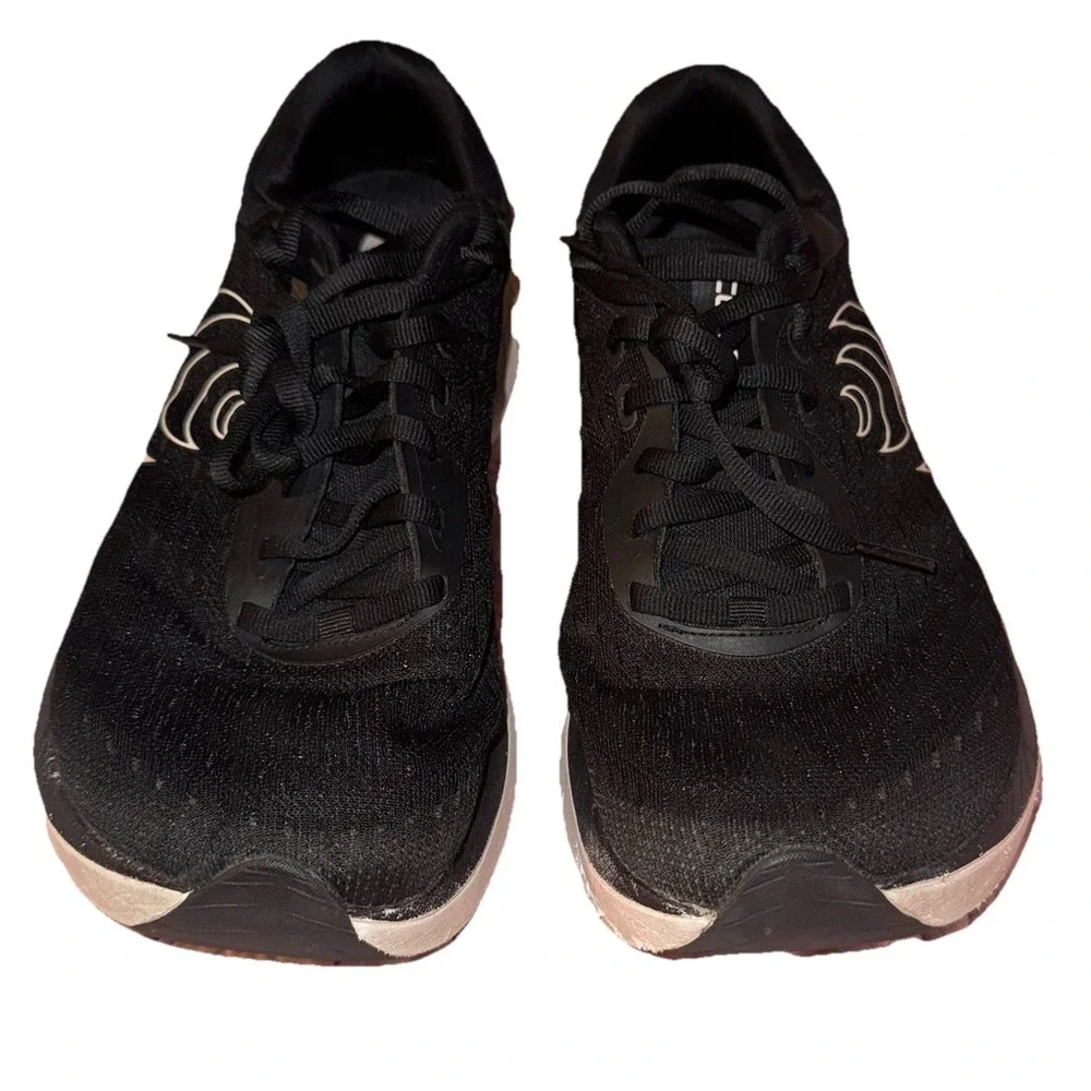 Topo Athletic Atmos Sneaker Women Size 9 Black White ZipFoam Lightweight Running